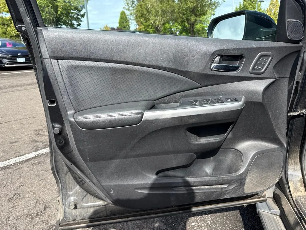 Used 2016 Crystal Black Pearl Honda Touring image 17