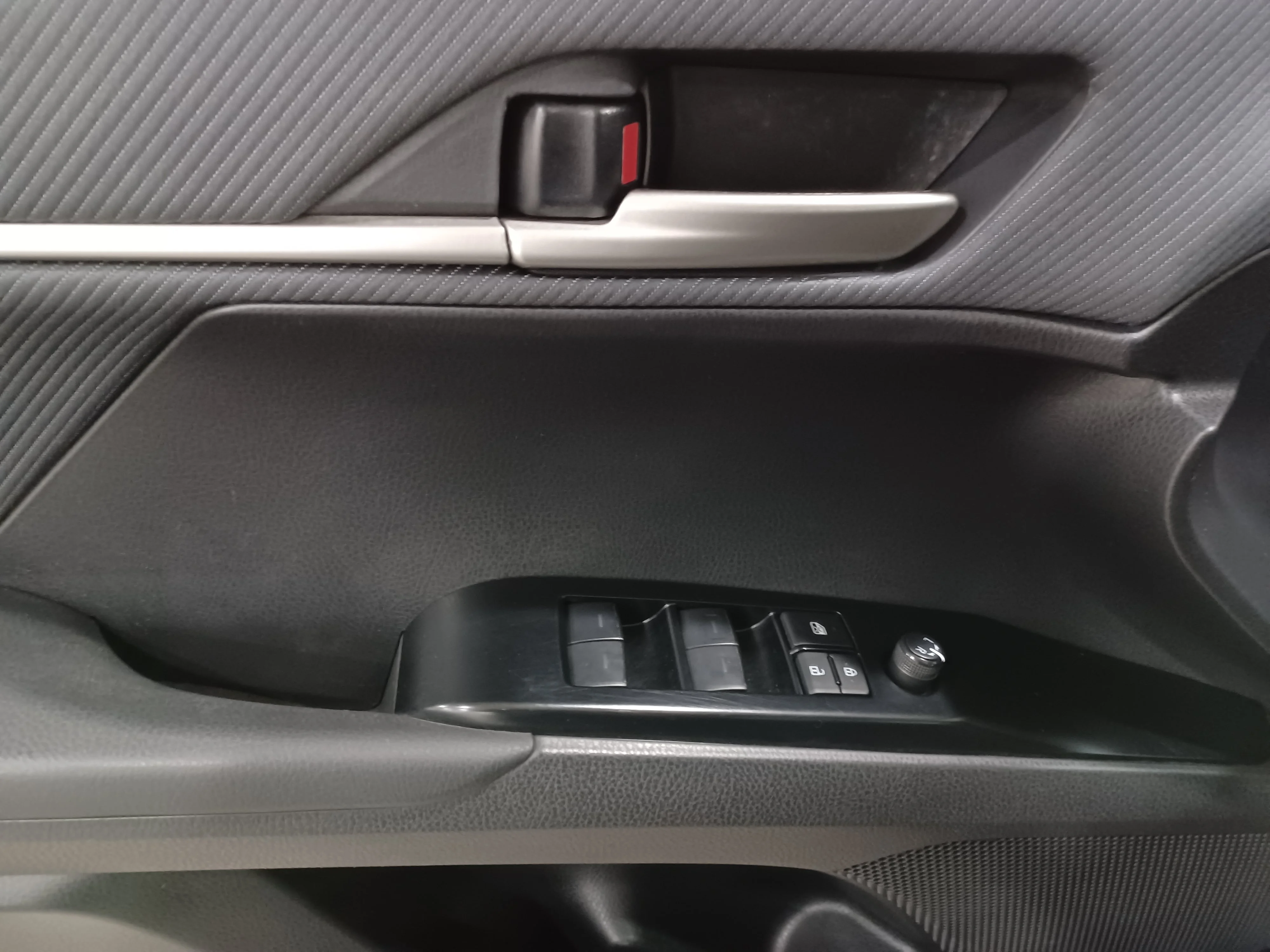 Certified Used 2025 Midnight Black Metallic Toyota SE Hybrid AWD*Great on Fuel! | Adaptive Cruise | Htd Leather | Sunroof | Htd Wheel | Lane Keeping image 9