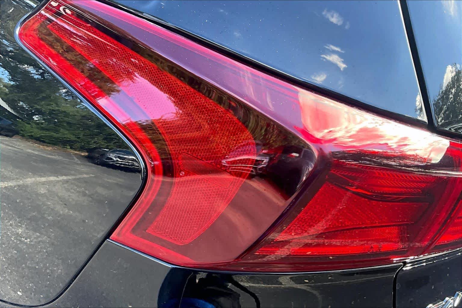 Used 2019 Twilight Black Hyundai SE image 29