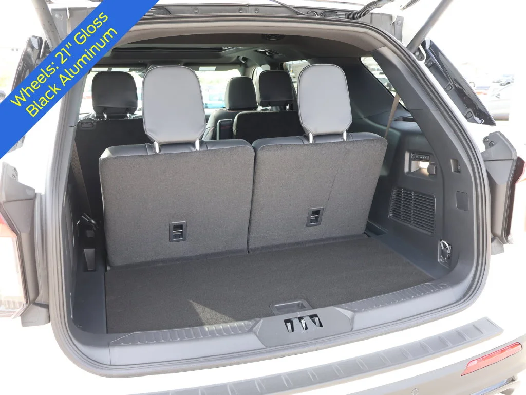 New 2027 Star White Metallic Tri-Coat Ford ST image 16