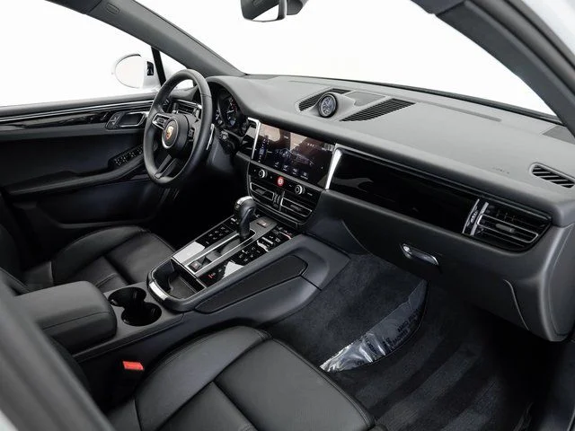 2025 Porsche Macan Base - Photo 22