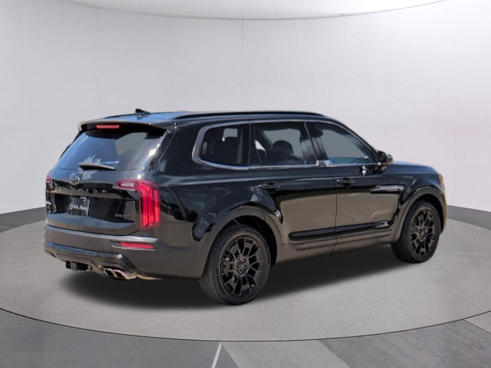 Used 2021 Ebony Black Kia EX image 9