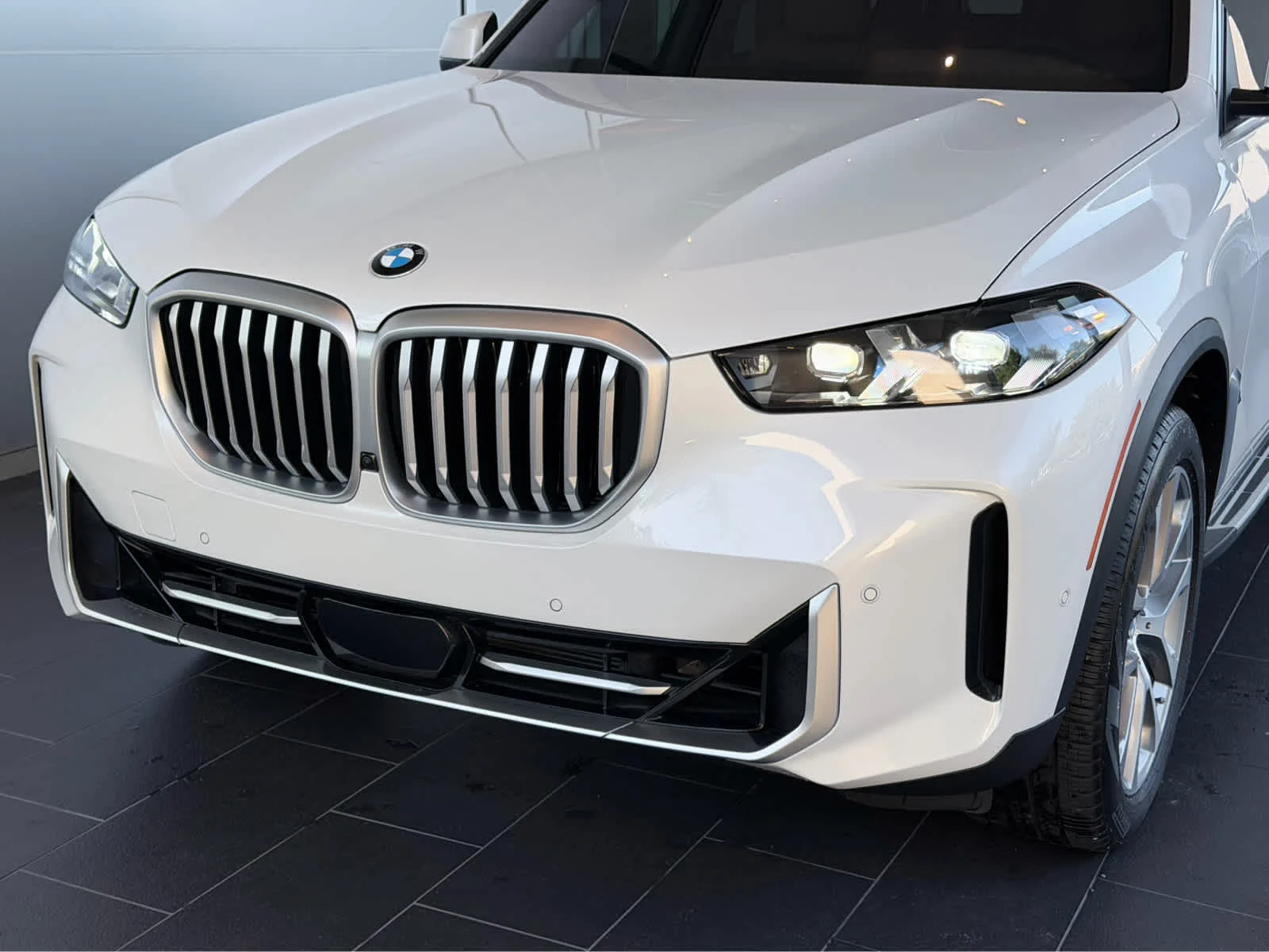 Used 2026  BMW sDrive40i image 8