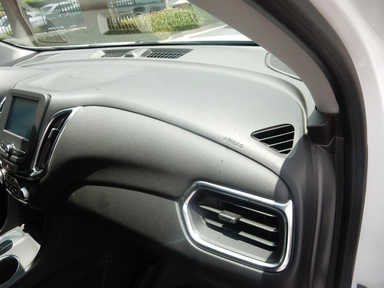 Used 2018 White Chevrolet FWD 4DR LT W/1LT image 19