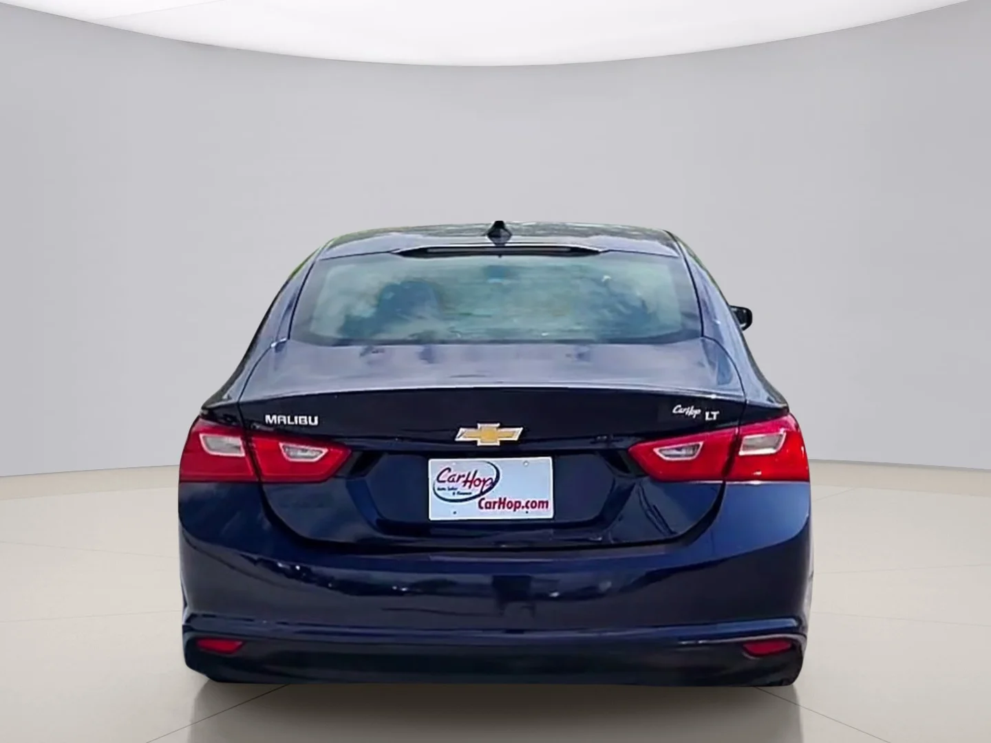 Used 2018 Blue Chevrolet LT image 4