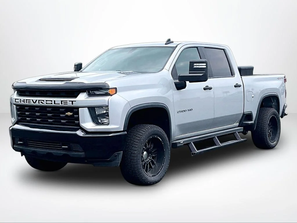 Used 2021 Silver Chevrolet Custom image 33