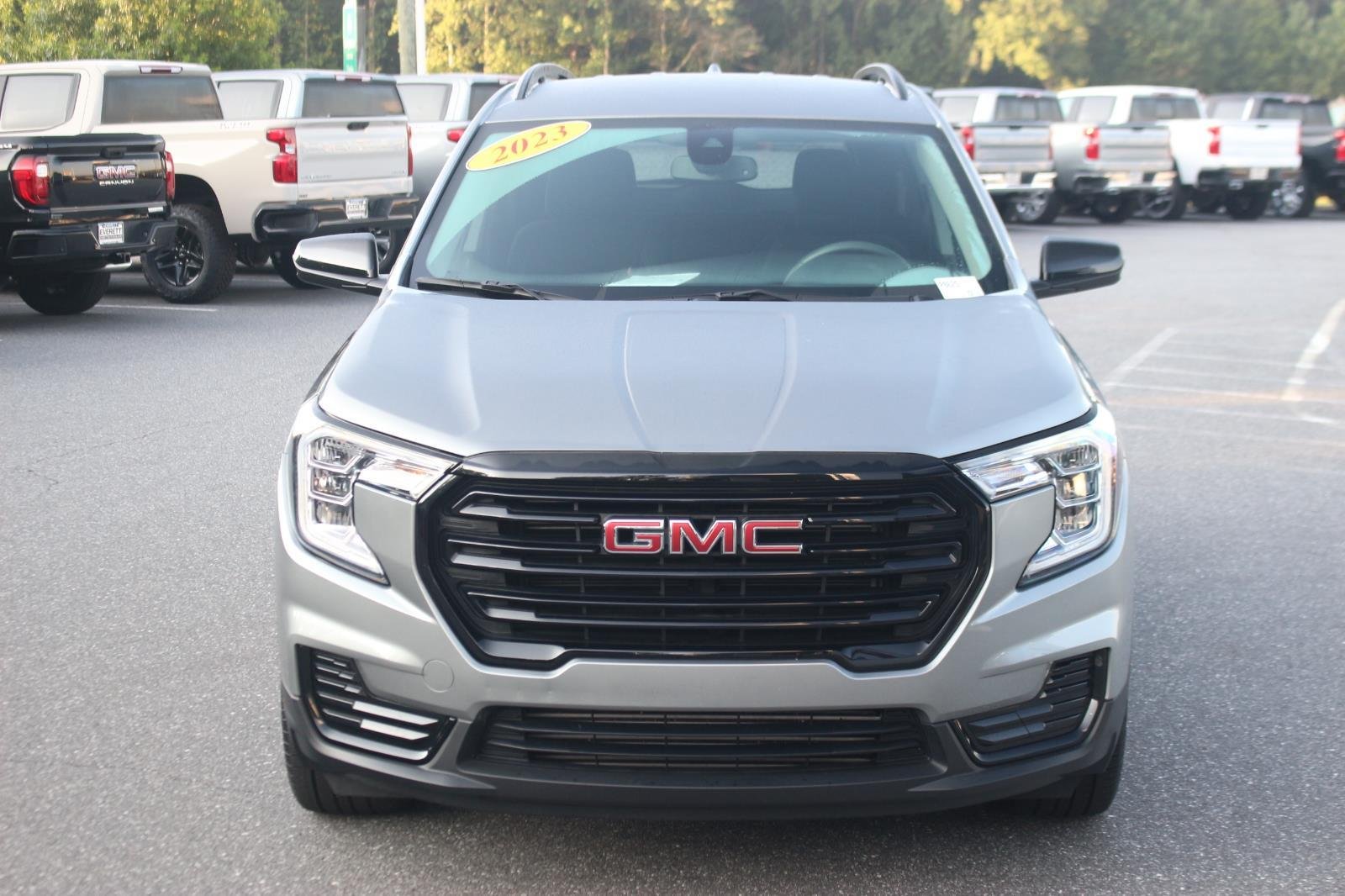 Used 2023 Sterling Metallic GMC SLE image 2