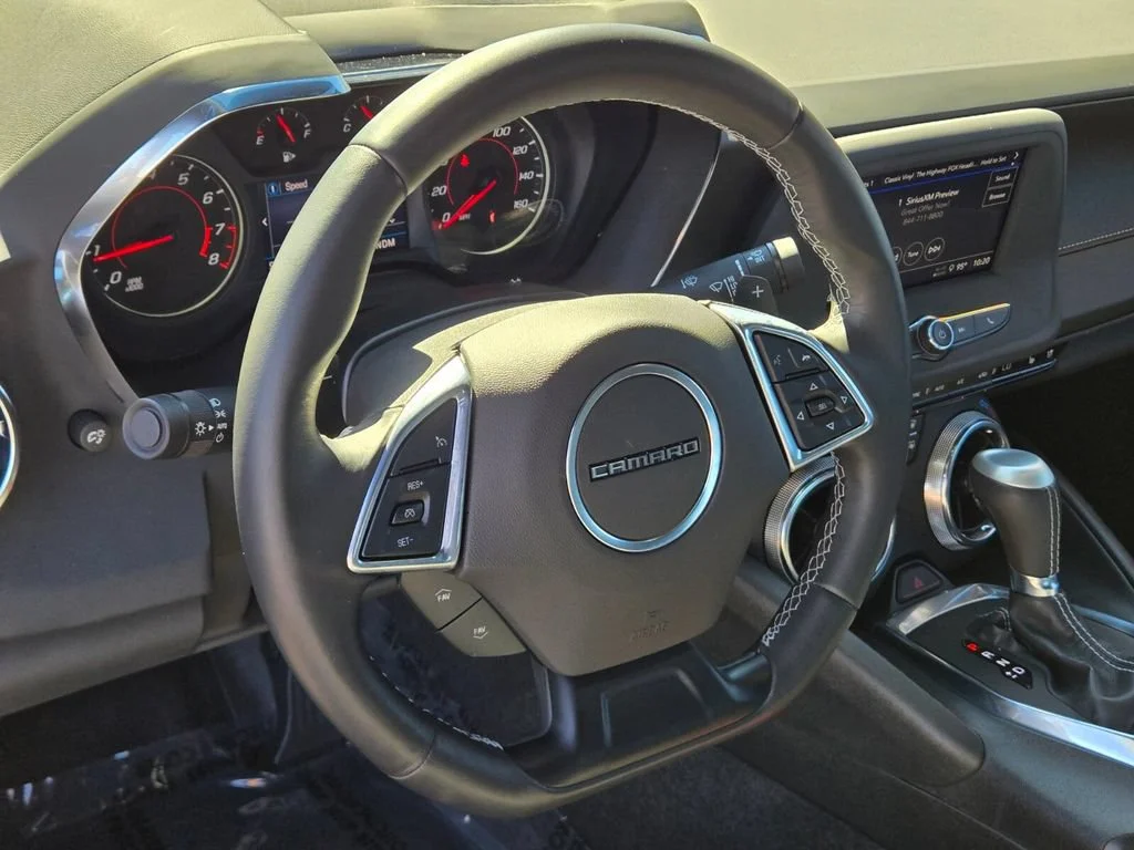 Used 2023 SHARKSKIN METALLIC Chevrolet 2LT image 18