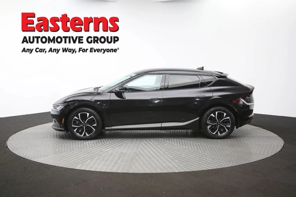 Used 2023 Black Kia Wind image 61