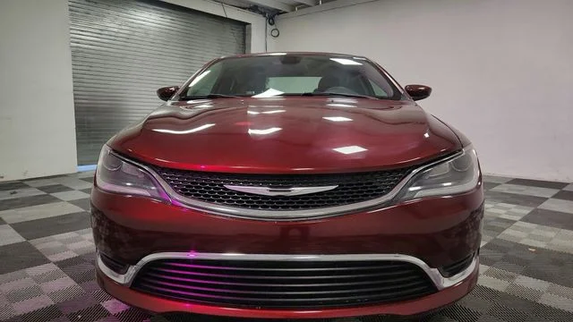 Used 2015 Red Chrysler Limited image 3