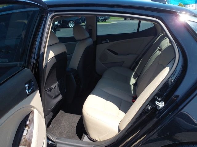 Used 2015 Black Kia EX image 20