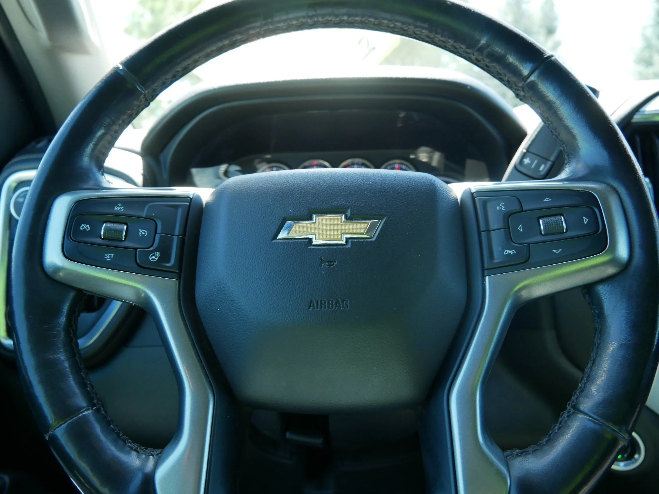 Used 2019 Summit White Chevrolet LT image 25