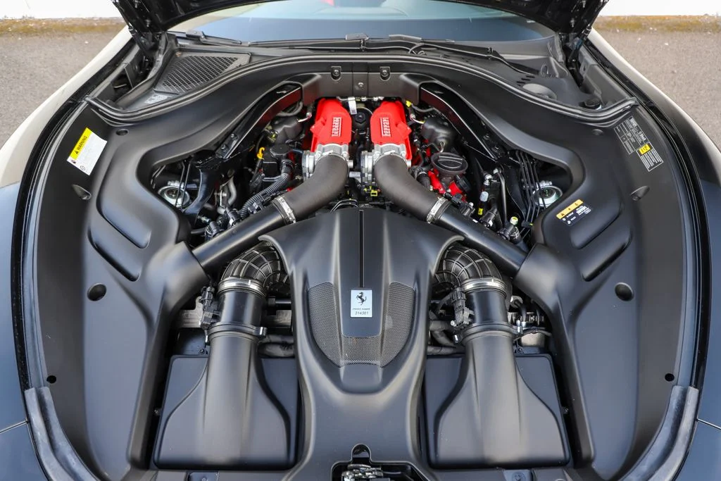 Used 2025 Nero Ferrari Spider image 16