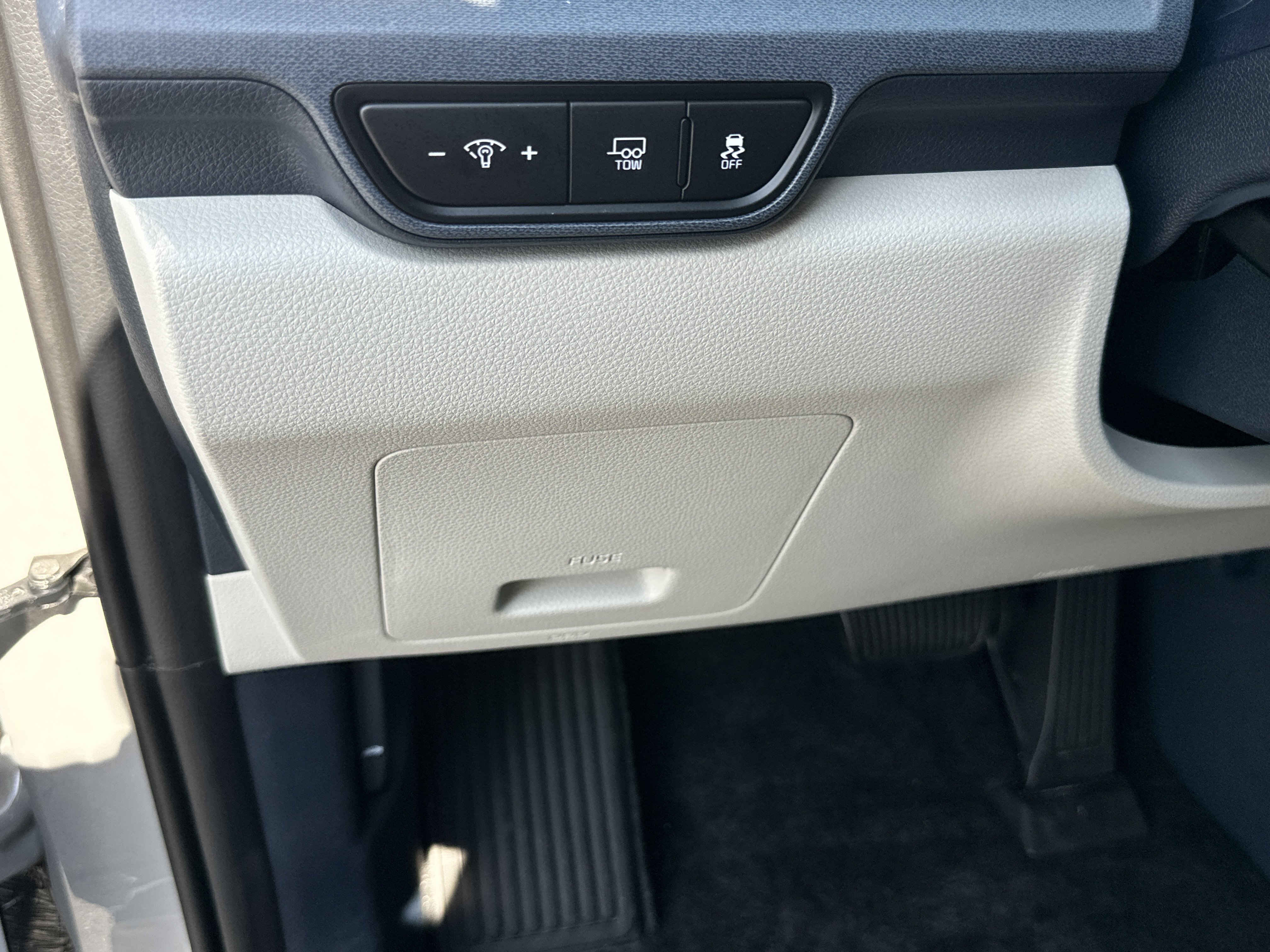 New 2026 Ceramic Silver Kia SX image 37
