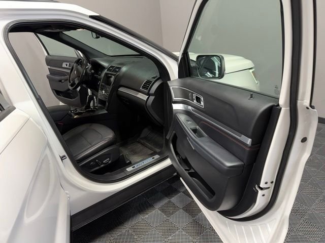 Certified Used 2018 White Platinum Clearcoat Metallic Ford Sport image 23