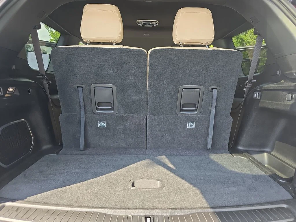 Used 2023 Red Jeep Limited image 12