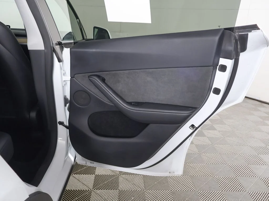 Used 2023 White Tesla Long Range image 28