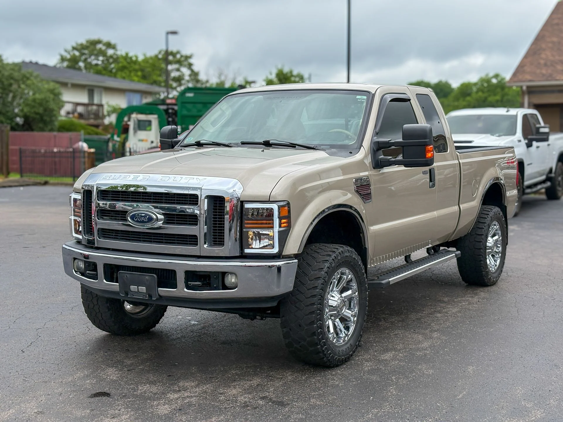 Used 2008 Gold Ford Lariat image 7