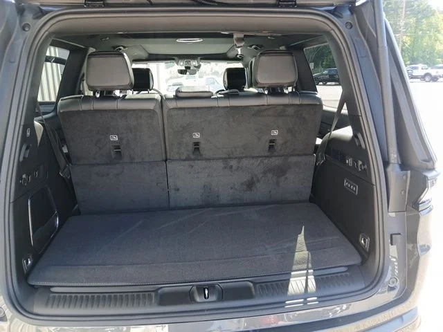 New 2026 Baltic-Gray Metallic Clear-Coat Exterior Paint Jeep Limited Altitude image 16
