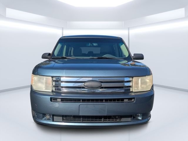 Used 2010 White Ford SE image 8
