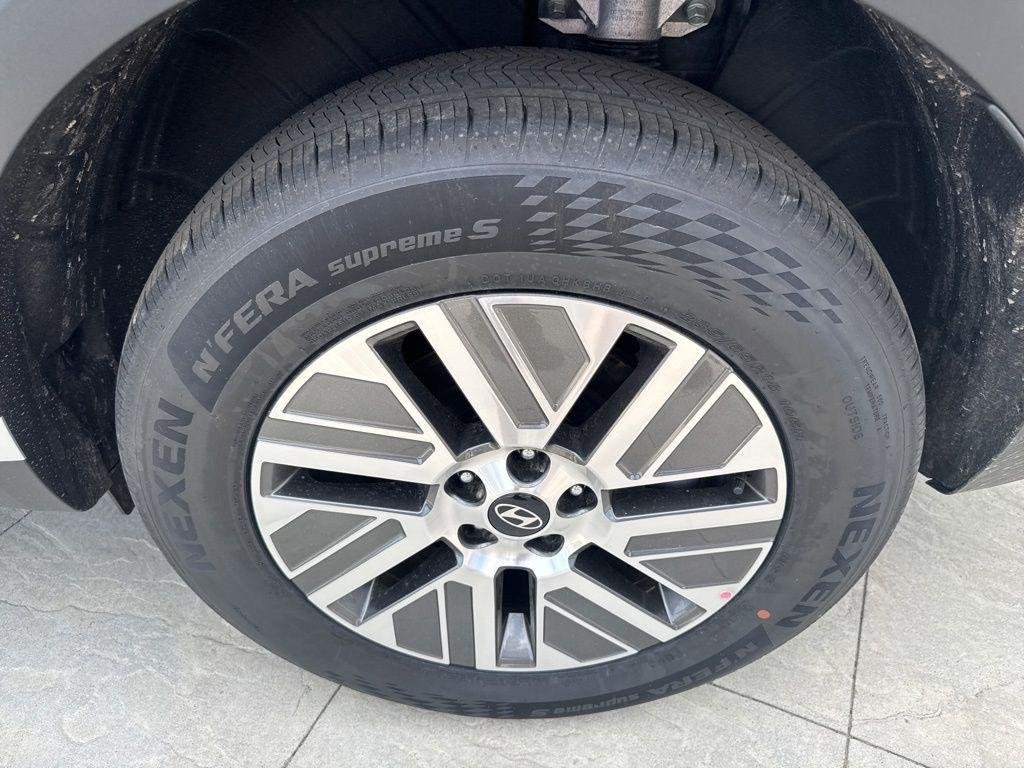 New 2026 Black Hyundai SEL Premium 8P image 29