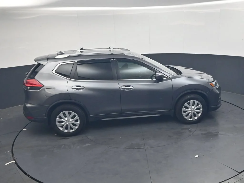 Used 2017 Gun Metallic Nissan S image 22