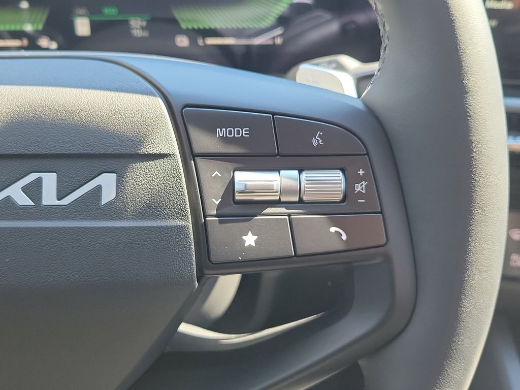 New 2026 Gray Kia LX image 27