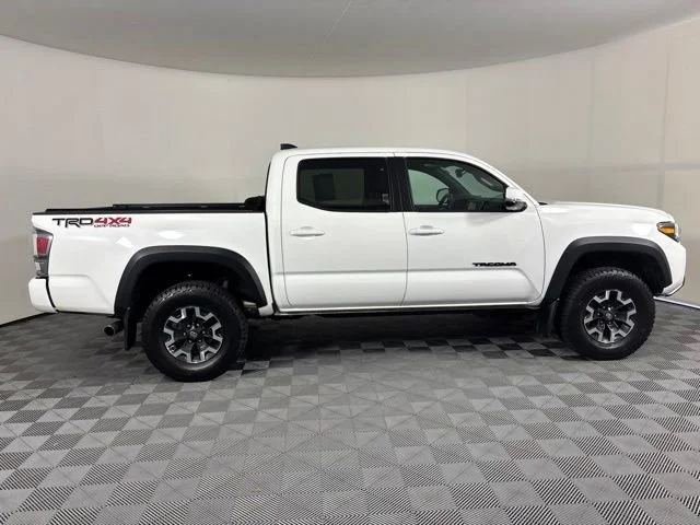 Used 2023 White Toyota SR image 40
