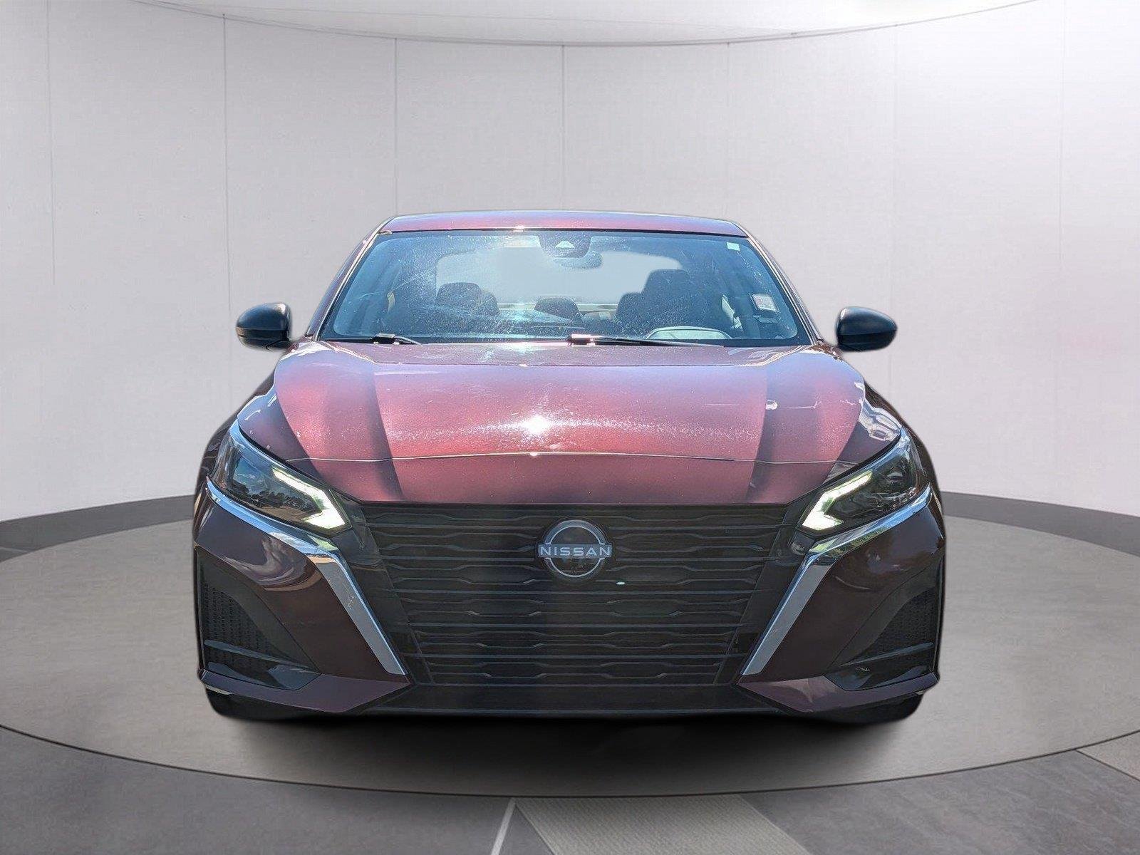 Used 2025 Garnet Pearl Metallic Nissan SV image 10