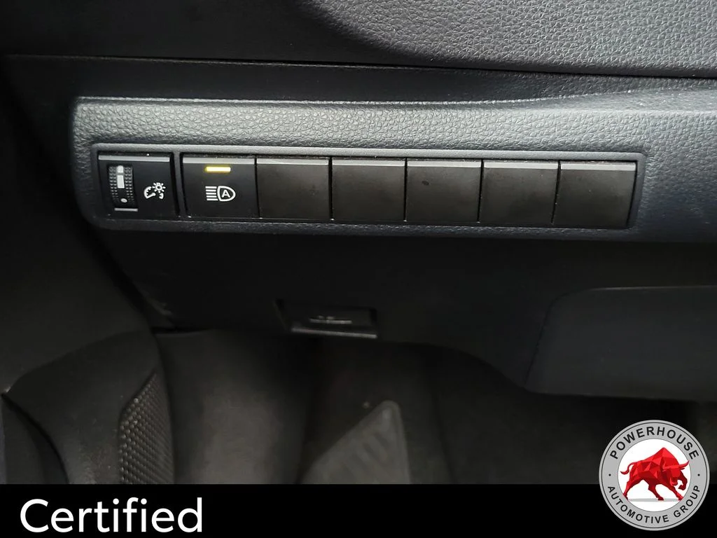 Used 2024  Toyota LE image 25