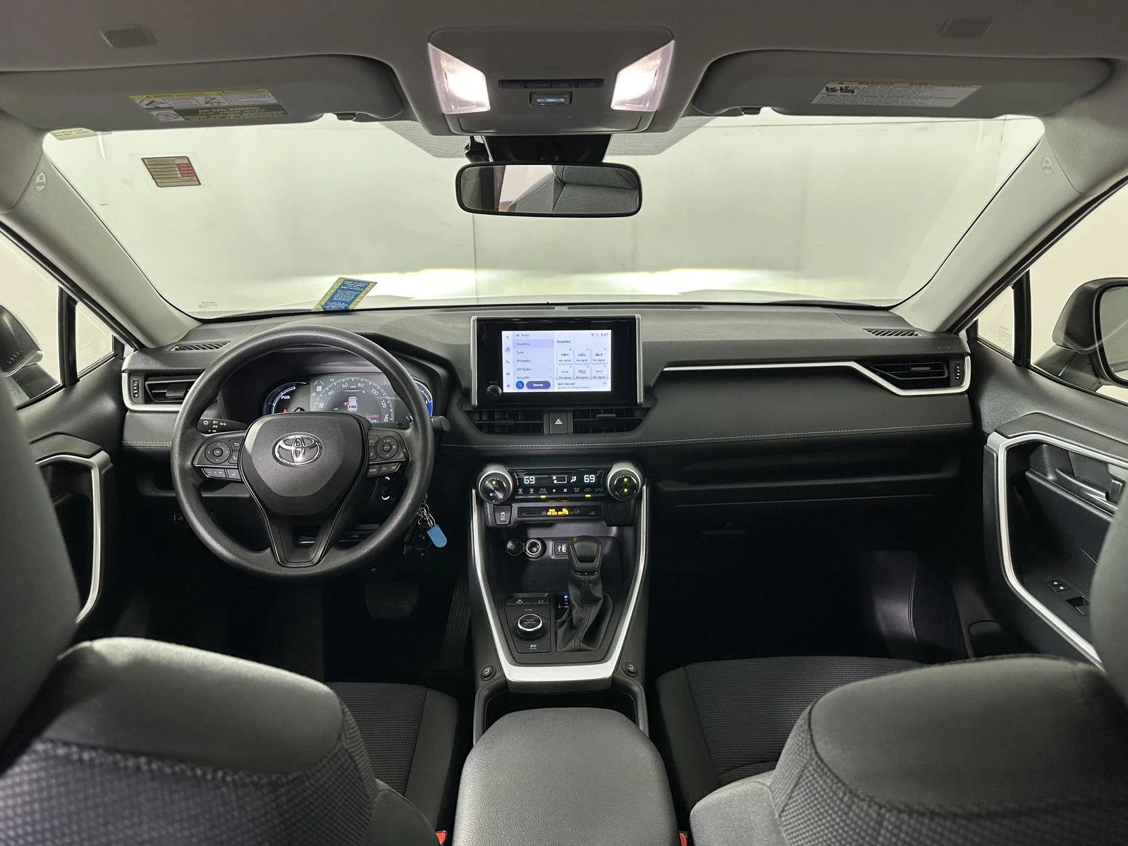 Used 2024 Ice Cap Toyota LE image 28