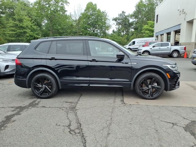 Used 2024 Black Volkswagen 2.0T SE R-Line Black image 9