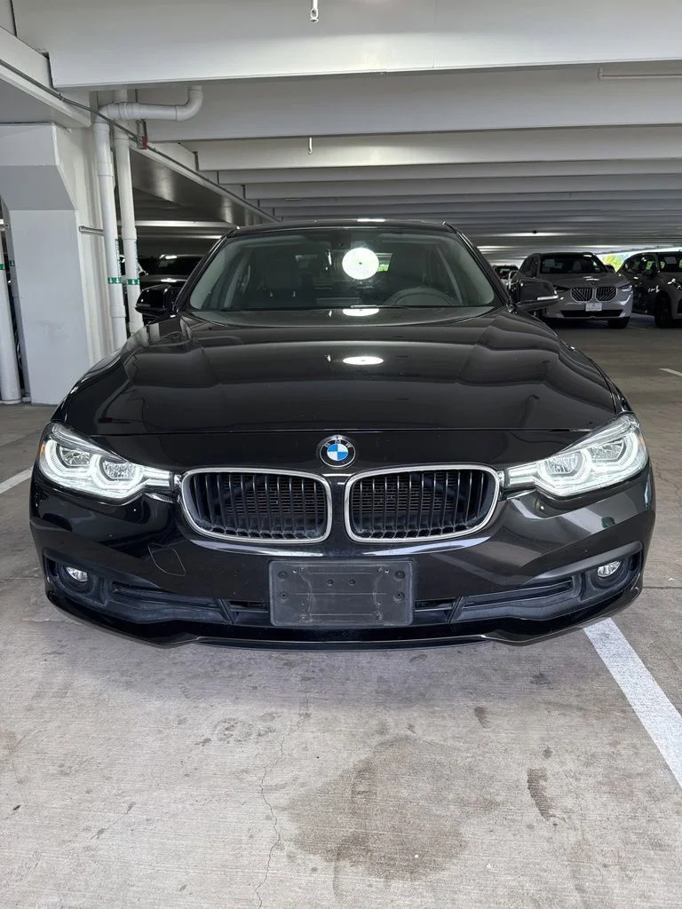 Used 2018 BMW 3 Series 320i with VIN WBA8E1G50JNU90520 for sale in Tigard, OR