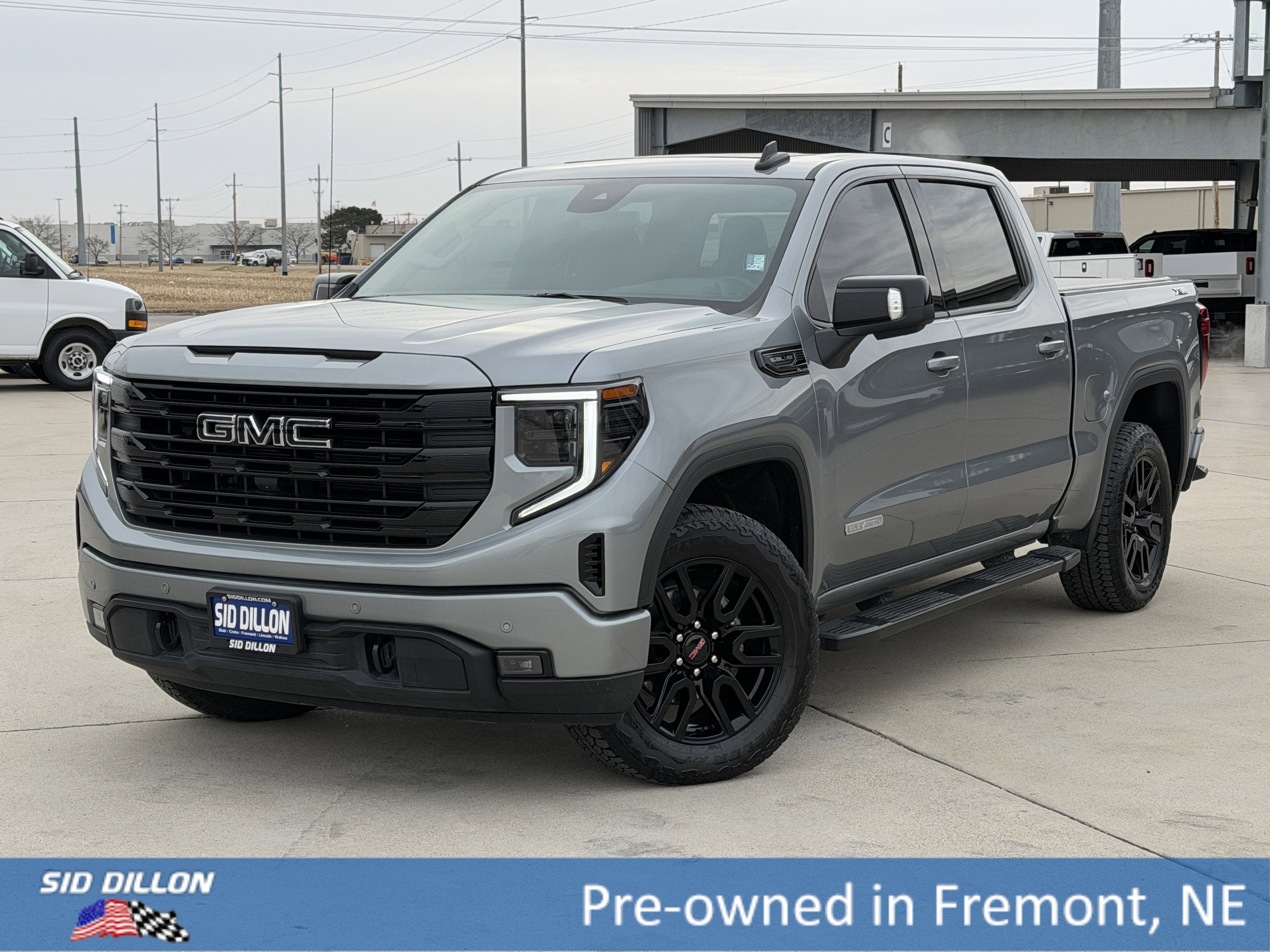 2025 GMC Sierra 4WD Crew Cab Short Box Elevation's photo