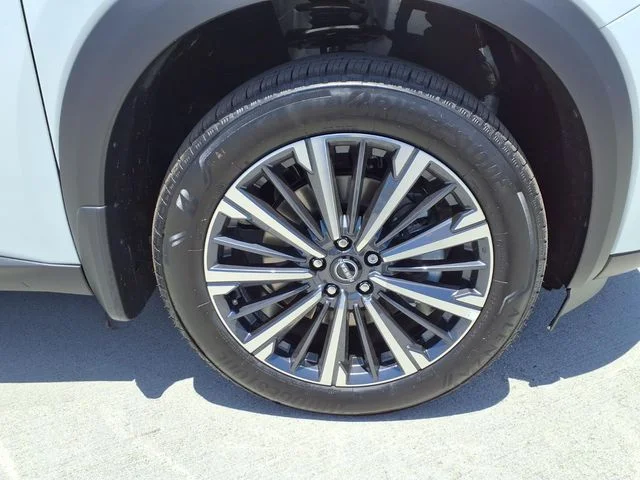 New 2026 Everest White Pearl TriCoat Nissan Platinum image 5