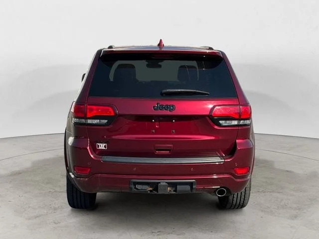 Used 2020 Velvet Red Pearlcoat Jeep Altitude image 4