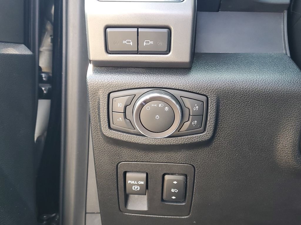 Used 2019 Black Metallic Ford XLT image 17