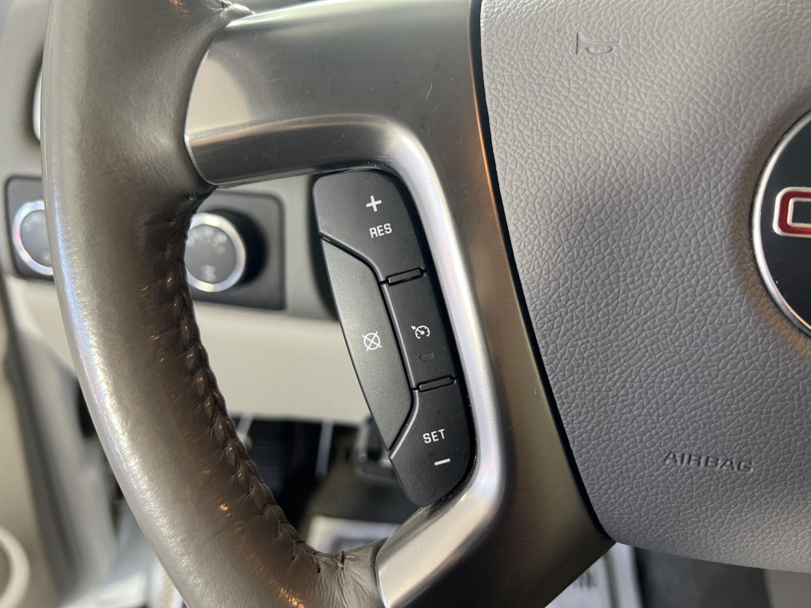 Used 2007 Summit White GMC SLT image 9