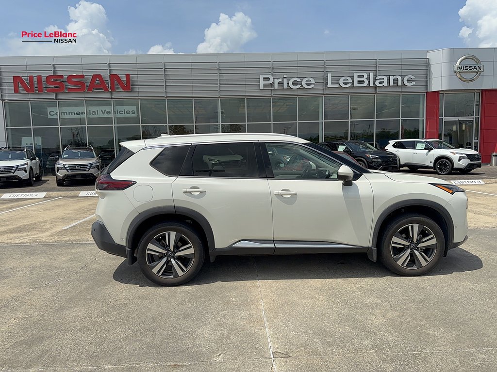Used 2023 Pearl White TriCoat Nissan SL image 5