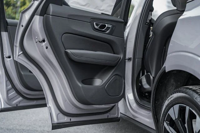 New 2026 Aurora Silver Volvo Plus image 37
