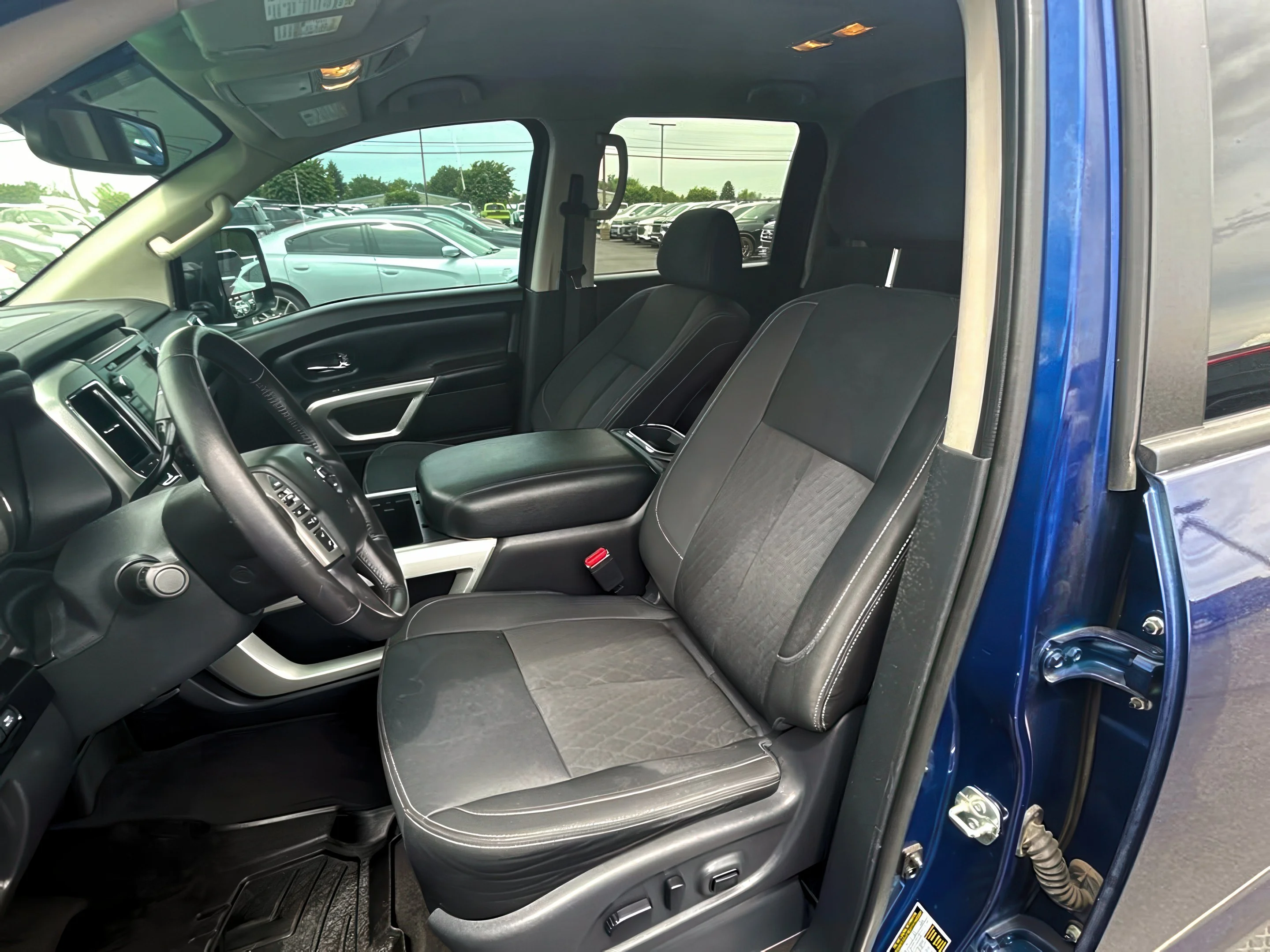 2019 Nissan Titan SV - Photo 23