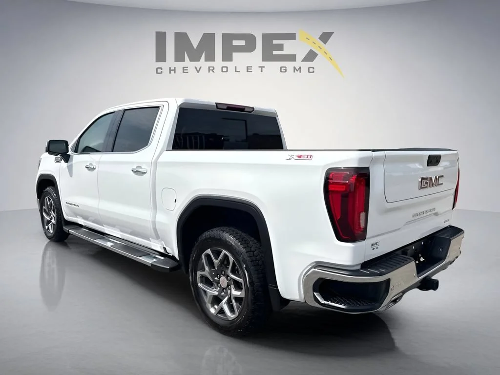 Used 2025 Summit White GMC SLT image 3
