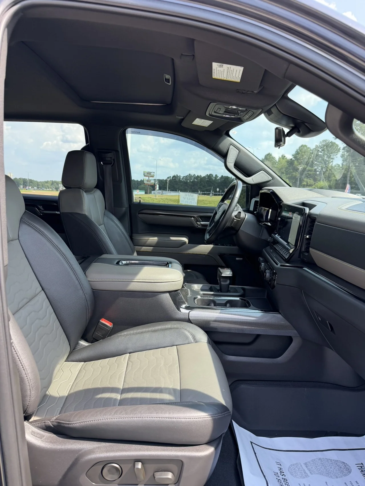 Used 2022 Dark Ash Metallic Chevrolet ZR2 image 9