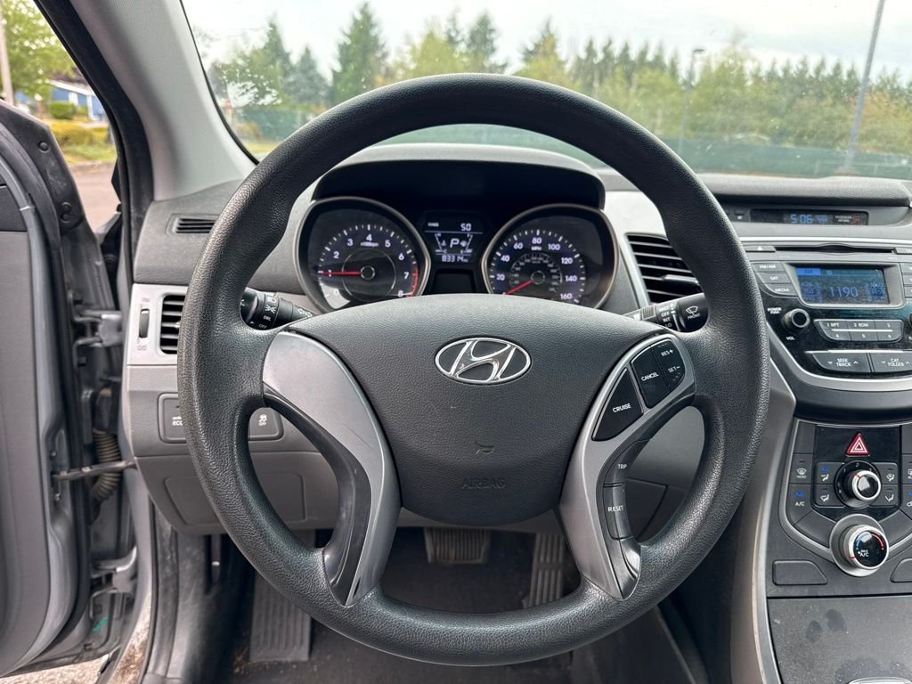 Used 2016 Shale Gray Metallic Hyundai SE image 9