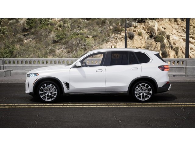 New 2026 Mineral White Metallic BMW xDrive40i image 4