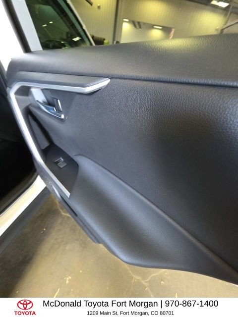 Used 2025 White Toyota XLE image 20
