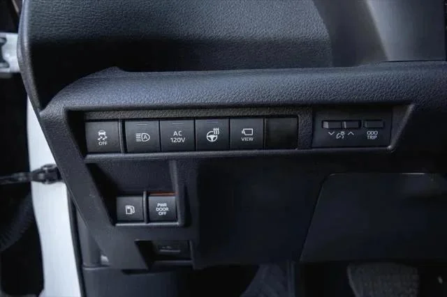 Certified Used 2025 WIND CHILL PEARL Toyota  image 15