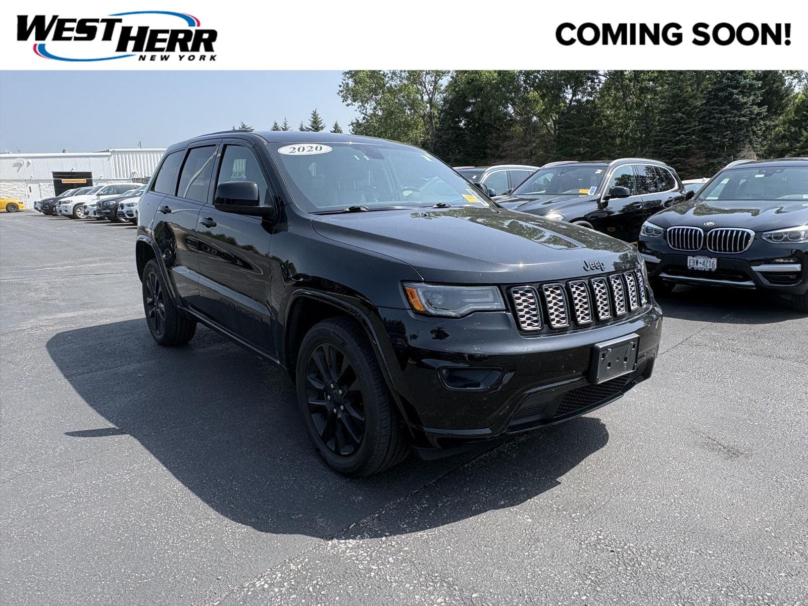 Used 2020 Diamond Black Crystal Pearlcoat Jeep Altitude image 1