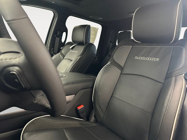 New 2026 Diamond Black Crystal Pearl-Coat Exterior Paint RAM Laramie image 9