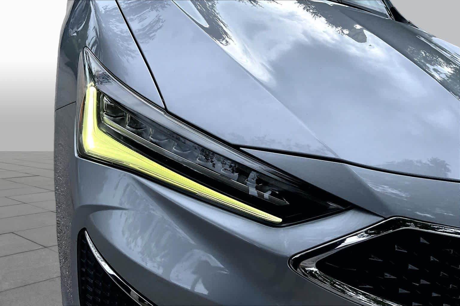 Used 2020 Lunar Silver Metallic Acura w/Premium Pkg image 28